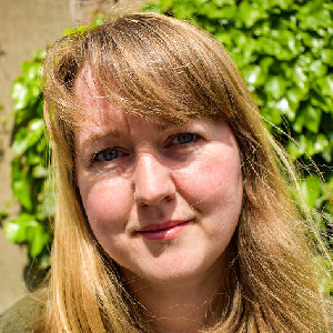 Victoria MacKenzie's headshot