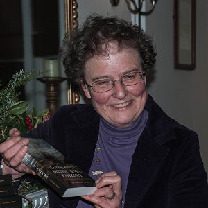 Liz MacRae Shaw's headshot Liz MacRae Shaw's headshot