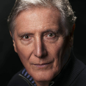 T.F. Muir's headshot