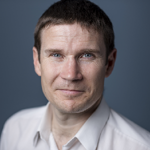 Gavin Francis's headshot