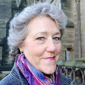 Linda Gillard's headshot