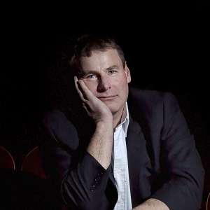 Des Dillon's headshot