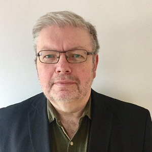 Ian Hunter's headshot