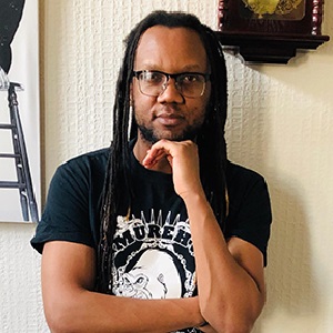 Tendai Huchu's headshot