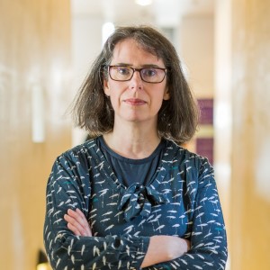 Lesley Kelly's headshot