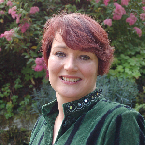 Lindsey Gibb's headshot