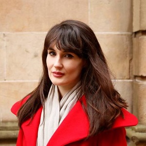 Laura Waddell's headshot