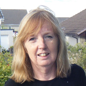 Diana Peers's headshot