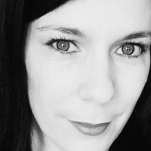 Sacha Kyle's headshot