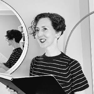 Georgi Gill's headshot